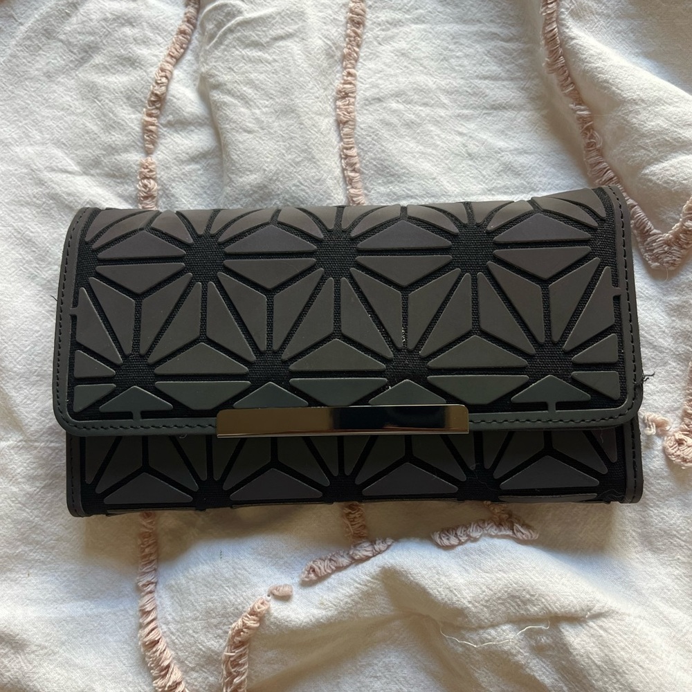 Reflective Backpack & Wallet - Picture 4 of 9
